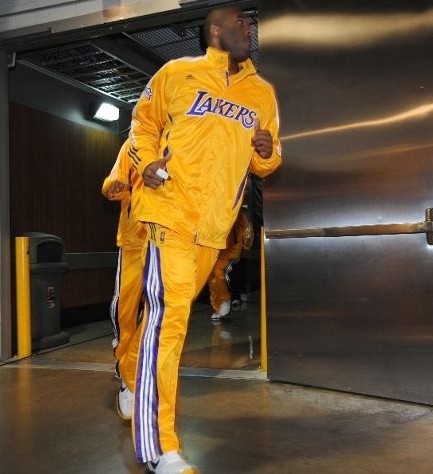 他在投篮稳 他在投篮稳