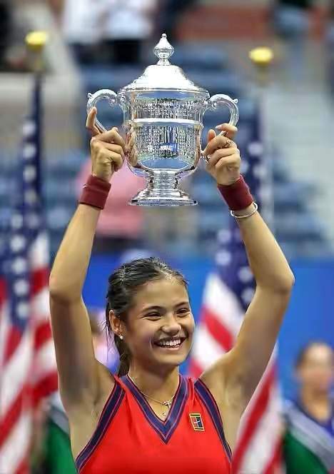 提供深刻的 提供深刻的